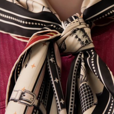 エルメス　カレ90　スカーフ　ストール　ペガサス　総柄　シルク100%　ベージュ 未使用タグ付き HERMES スカーフ カレ90 La Source de Pegase